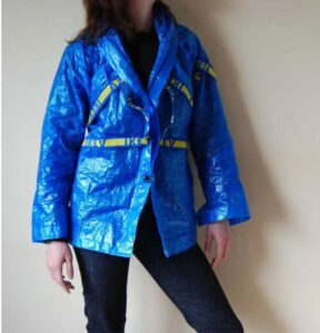 cách làm trang phục từ bao tải