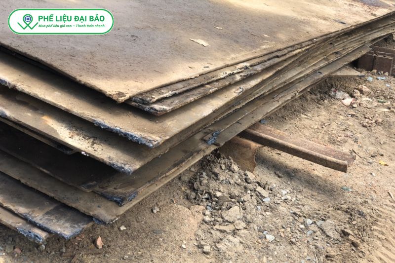 Sắt tấm phế liệu thường có nguồn gốc từ thùng container, vỏ tàu