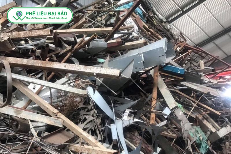 Đại Bảo khảo sát để xác định loại phế liệu, khối lượng ước tính