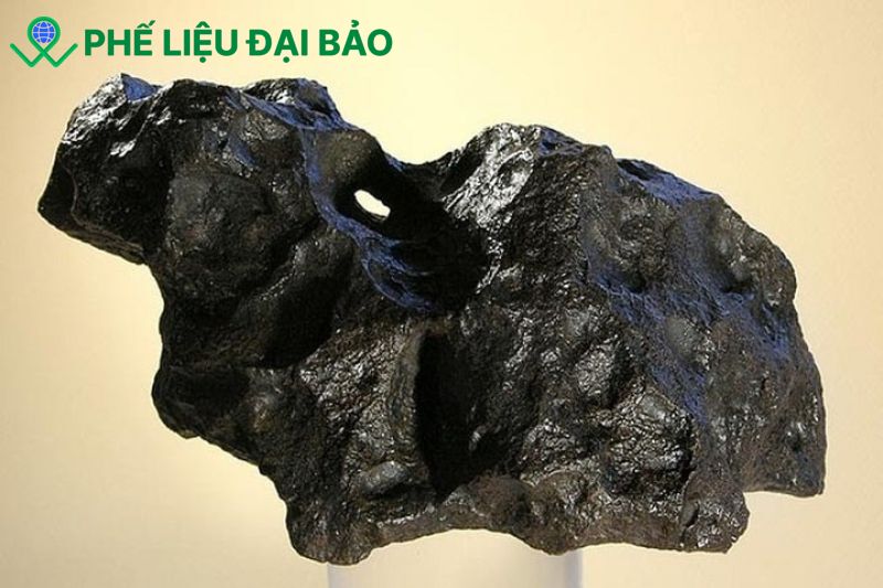 Đồng đen là hợp kim đồng có màu nâu sẫm bền cứng và chống ăn mòn tốt