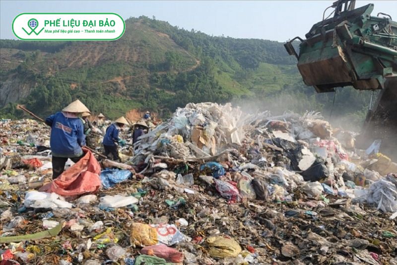 Đồng nát là vật dụng cũ hỏng được thu hồi để tái chế và sử dụng lại