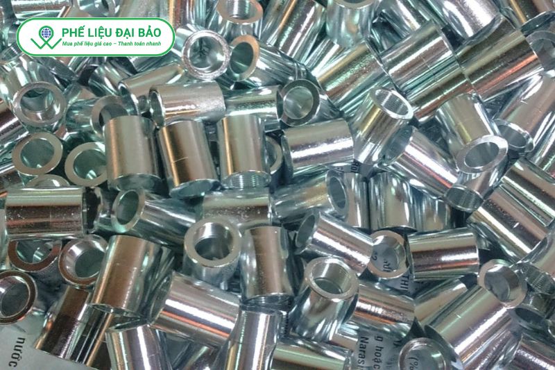 Đồng niken là hợp kim màu bạc xám có độ bền cao, chống ăn mòn và chịu nhiệt tốt