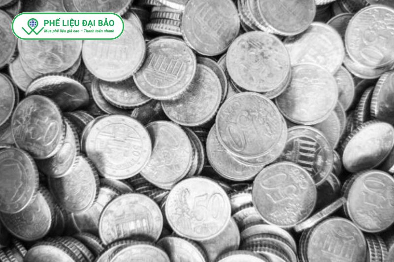 Đồng trắng được ứng dụng trong hàng hải, chế tạo tiền xu, điện tử và trang sức