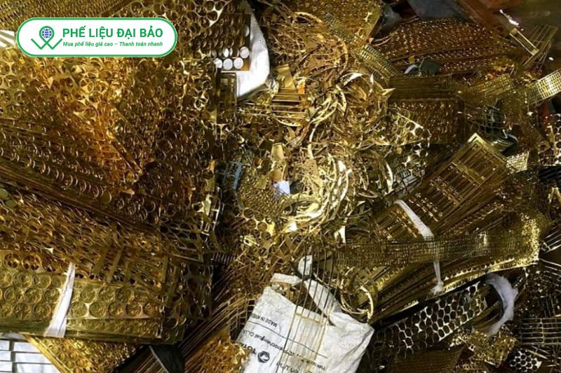 Giá đồng vàng được tính dựa trên hàm lượng đồng, chất lượng hợp kim và yếu tố thị trường