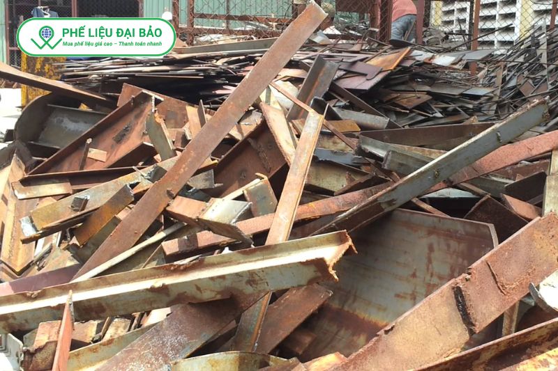 Nhân viên tại Phế liệu Đại Bảo đến khảo sát trực tiếp