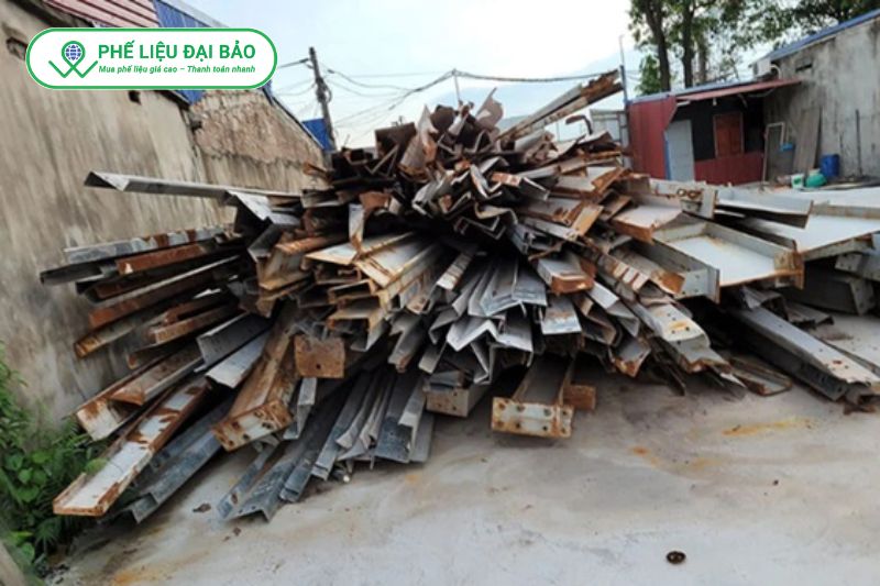 Phế liệu Đại Bảo sở hữu đội xe linh hoạt, sẵn sàng thu gom phế liệu nhanh tại Bến Tre