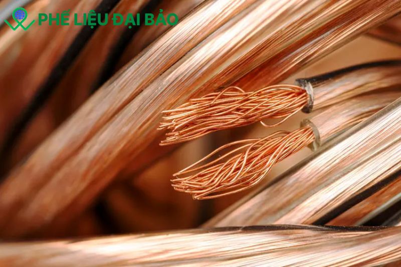 Đồng được ứng dụng rộng rãi trong điện tử, xây dựng, cơ khí, mỹ nghệ và tái chế