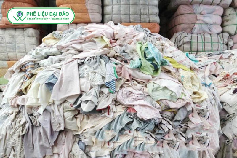 Vải phế liệu từ ngành may mặc luôn có nhu cầu thu mua caoVải phế liệu từ ngành may mặc luôn có nhu cầu thu mua cao