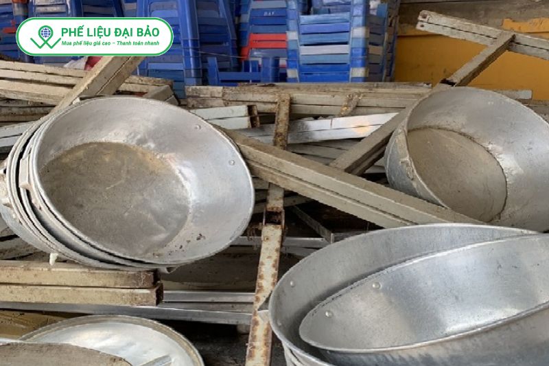 Hộ gia đình cung cấp nhôm phế liệu đa dạng và được thu mua từ số lượng nhỏ trở lên