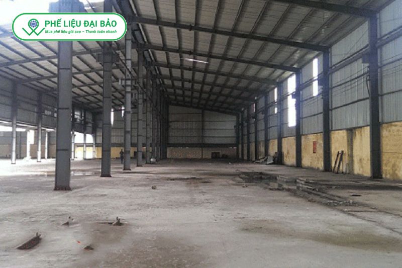 Vị trí và điều kiện tiếp cận ảnh hưởng trực tiếp đến chi phí tháo dỡ và giá thu mua nhà xưởng